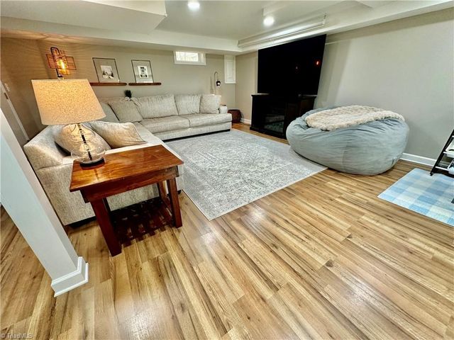 317 Burkewood Drive, Winston-salem, NC 27104