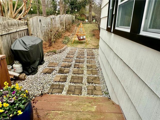 317 Burkewood Drive, Winston-salem, NC 27104