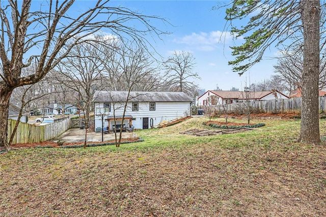 317 Burkewood Drive, Winston-salem, NC 27104