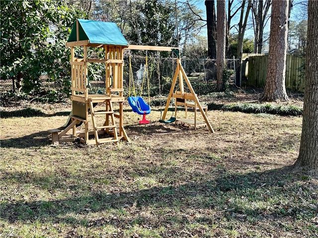 317 Burkewood Drive, Winston-salem, NC 27104