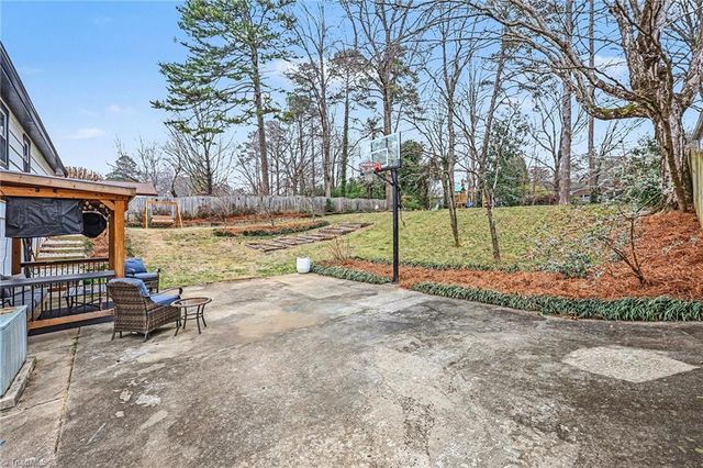 317 Burkewood Drive, Winston-salem, NC 27104