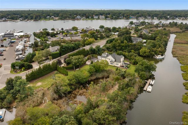 547 Shore Drive, Oakdale, NY 11769