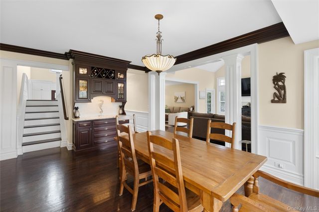 547 Shore Drive, Oakdale, NY 11769