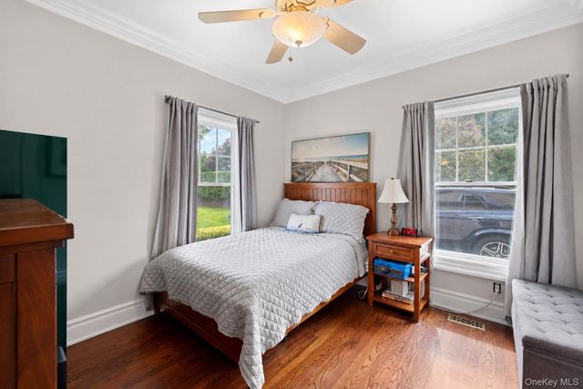 547 Shore Drive, Oakdale, NY 11769