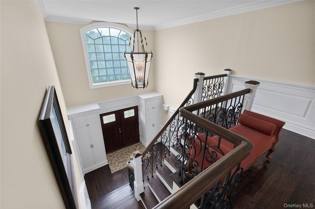 547 Shore Drive, Oakdale, NY 11769