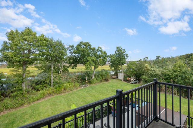 547 Shore Drive, Oakdale, NY 11769