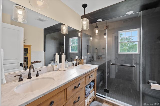 547 Shore Drive, Oakdale, NY 11769