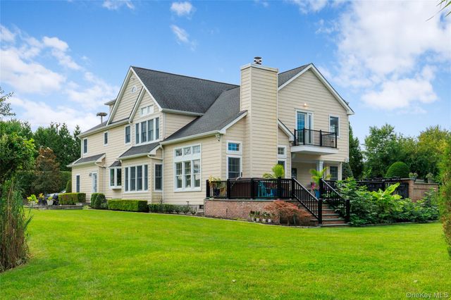 547 Shore Drive, Oakdale, NY 11769
