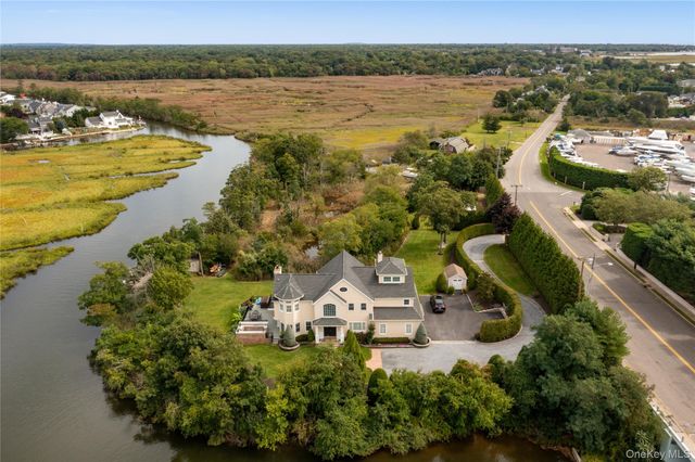 547 Shore Drive, Oakdale, NY 11769