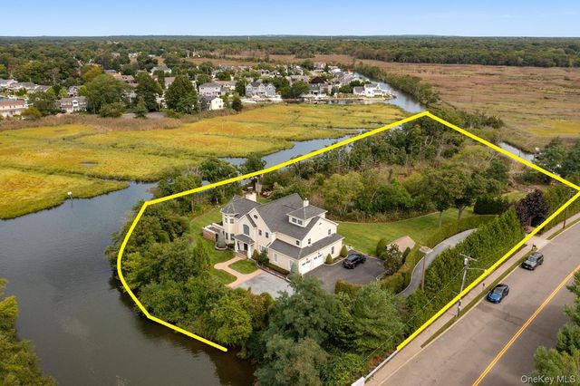 547 Shore Drive, Oakdale, NY 11769