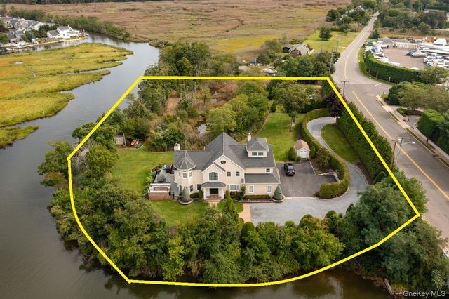 547 Shore Drive, Oakdale, NY 11769
