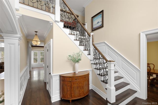 547 Shore Drive, Oakdale, NY 11769