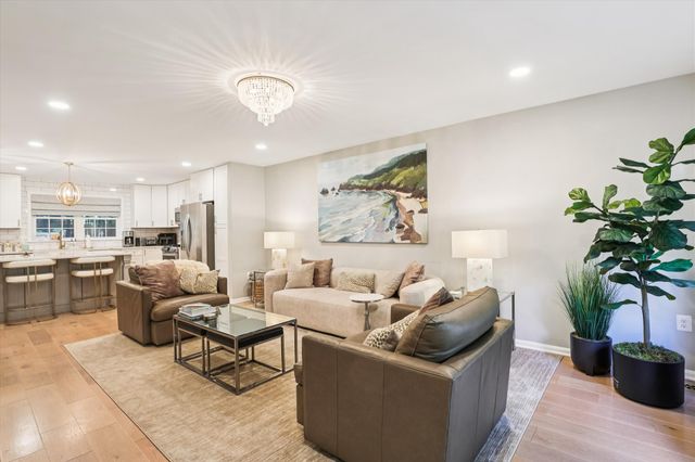 2107 MARLBORO DR, Alexandria, VA 22304