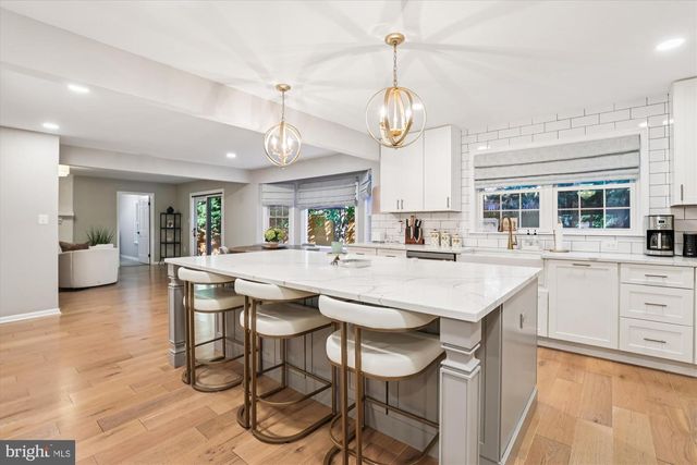 2107 MARLBORO DR, Alexandria, VA 22304