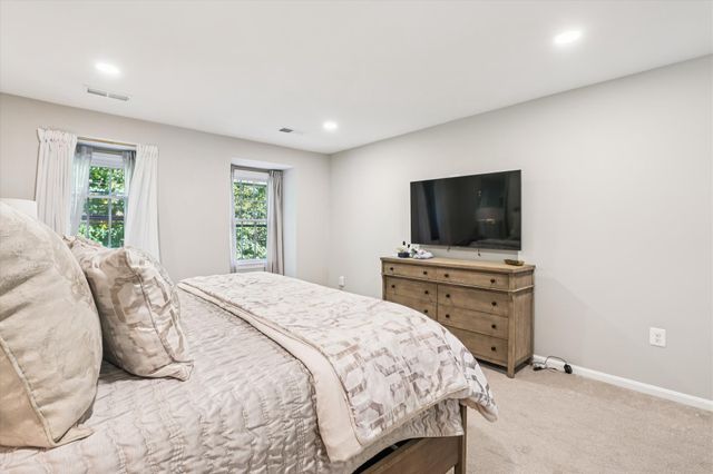 2107 MARLBORO DR, Alexandria, VA 22304