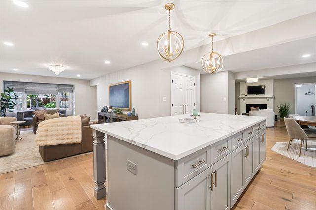 2107 MARLBORO DR, Alexandria, VA 22304