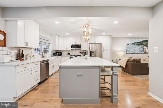 2107 MARLBORO DR, Alexandria, VA 22304