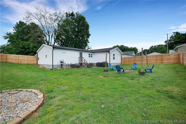 530 Floyd Street, Corydon, IN 47112