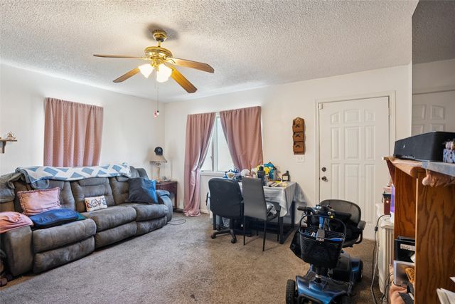 508 E 24th Street S, Newton, IA 50208