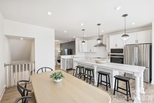 3024 Red Cardinal Lane, Charlotte, NC 28211