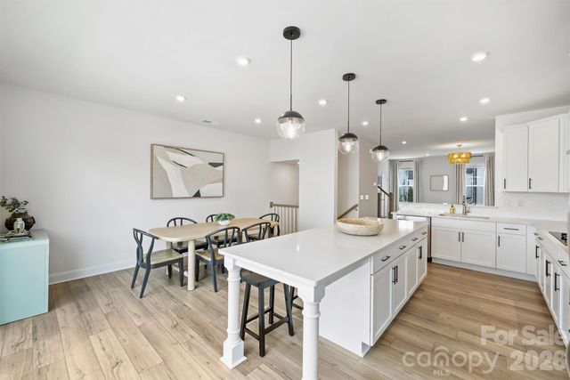 3024 Red Cardinal Lane, Charlotte, NC 28211