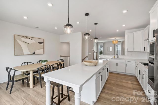 3024 Red Cardinal Lane, Charlotte, NC 28211