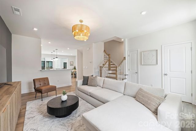 3024 Red Cardinal Lane, Charlotte, NC 28211
