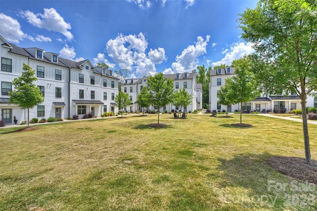 3024 Red Cardinal Lane, Charlotte, NC 28211