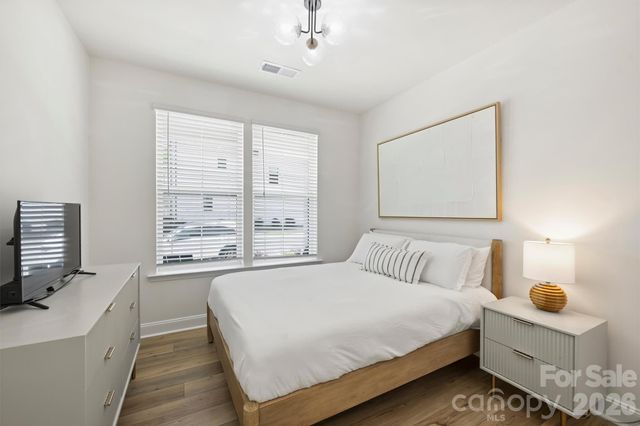 3024 Red Cardinal Lane, Charlotte, NC 28211