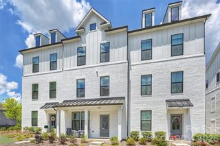 3024 Red Cardinal Lane, Charlotte, NC 28211