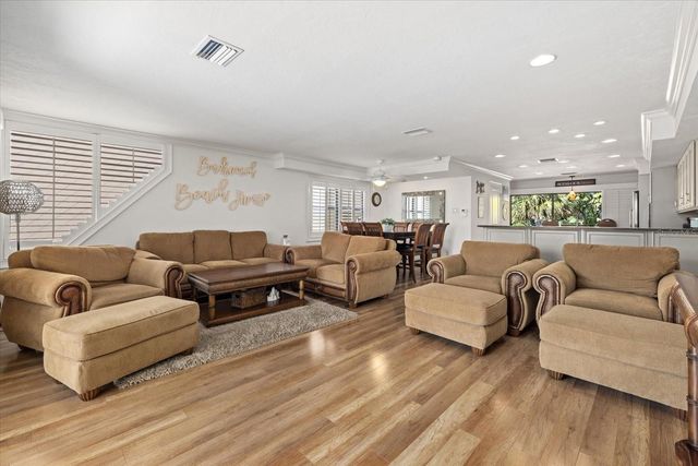 548 BEACH ROAD A, Sarasota, FL 34242