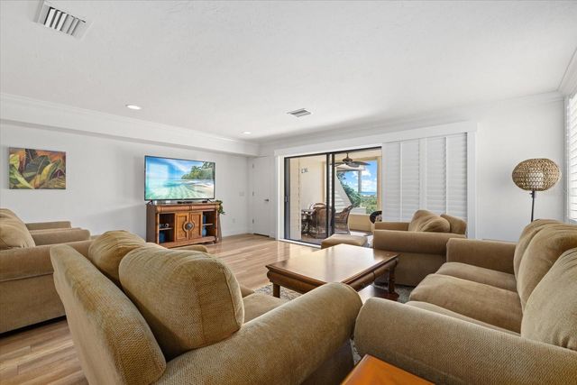 548 BEACH ROAD A, Sarasota, FL 34242