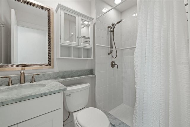 548 BEACH ROAD A, Sarasota, FL 34242