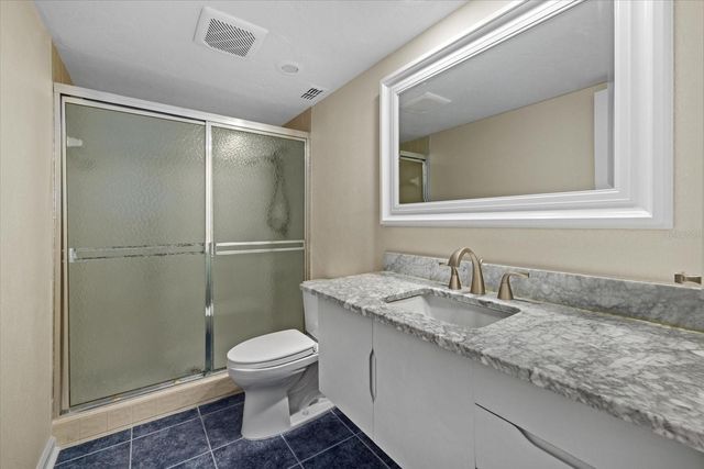 548 BEACH ROAD A, Sarasota, FL 34242