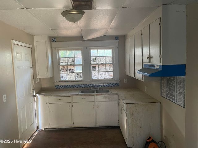 313 S Biggs Street, Williamston, NC 27892