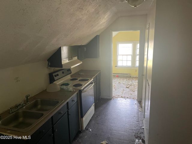 313 S Biggs Street, Williamston, NC 27892