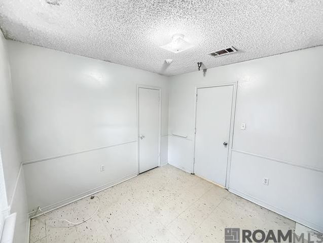 3251 King Bradford Dr, Baton Rouge, LA 70816