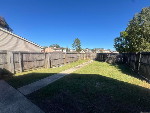 3251 King Bradford Dr, Baton Rouge, LA 70816