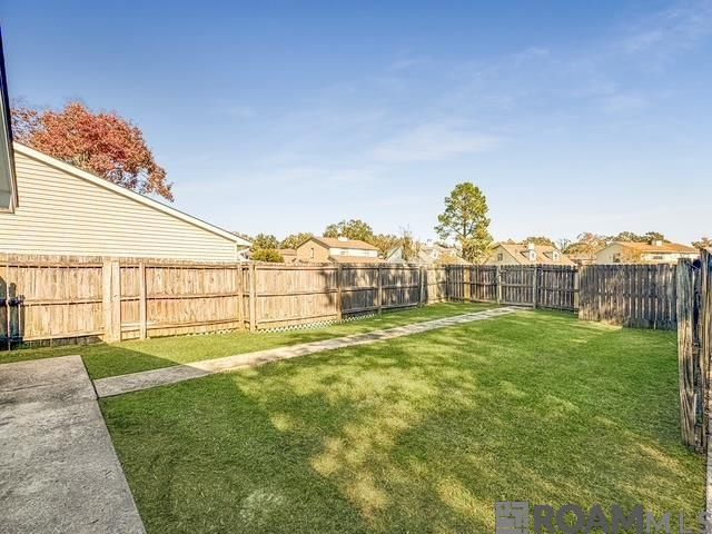 3251 King Bradford Dr, Baton Rouge, LA 70816