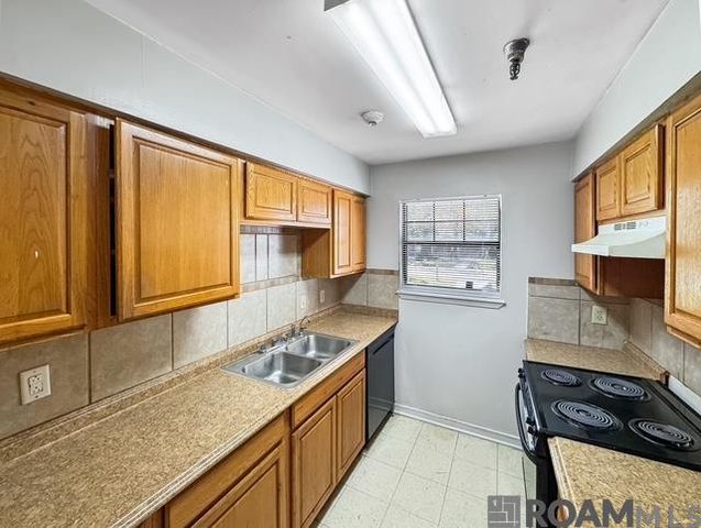 3251 King Bradford Dr, Baton Rouge, LA 70816