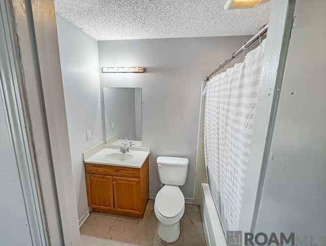 3251 King Bradford Dr, Baton Rouge, LA 70816