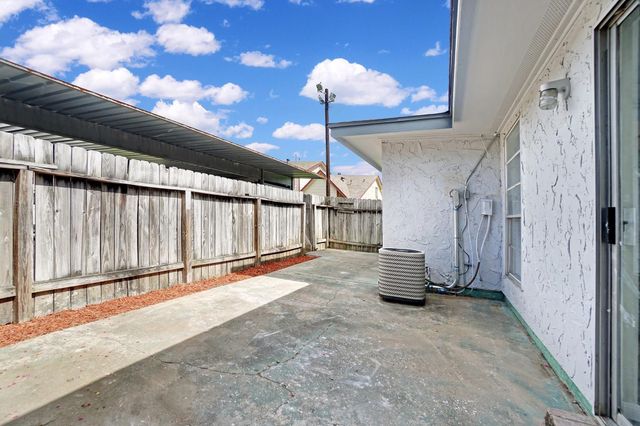 1833 Country Village Boulevard, Humble, TX 77338