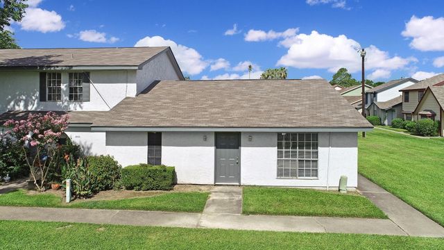 1833 Country Village Boulevard, Humble, TX 77338