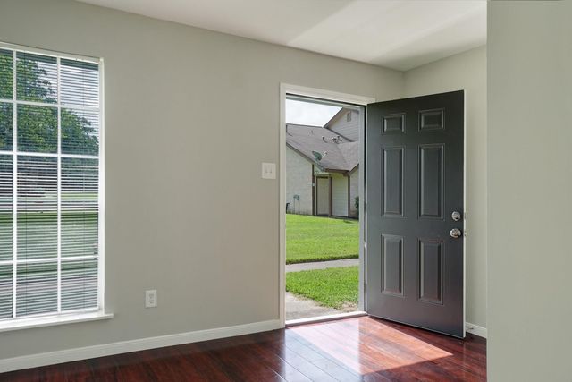 1833 Country Village Boulevard, Humble, TX 77338