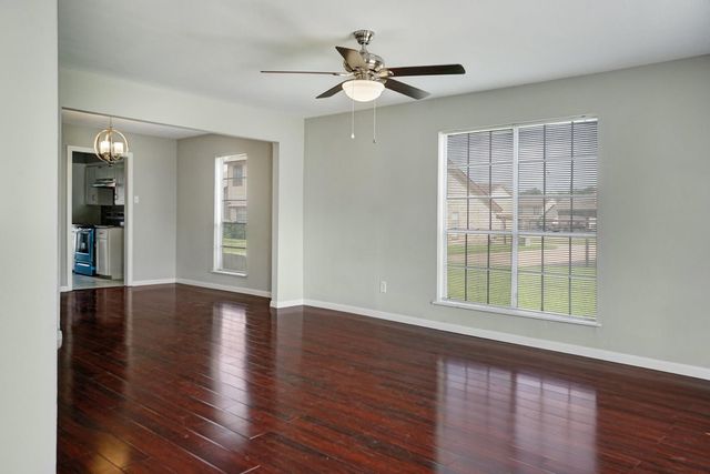 1833 Country Village Boulevard, Humble, TX 77338