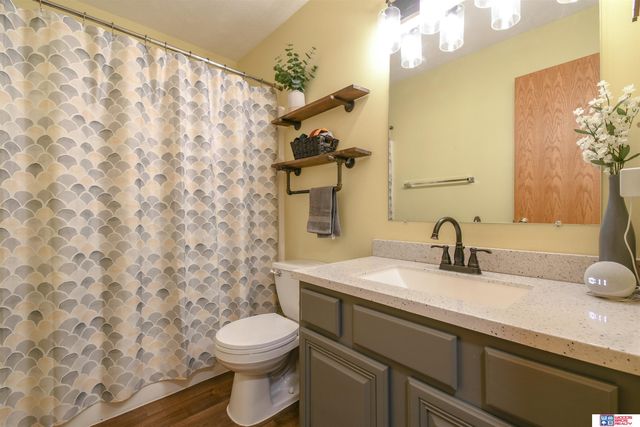 5136 W Sparrow Lane, Lincoln, NE 68528