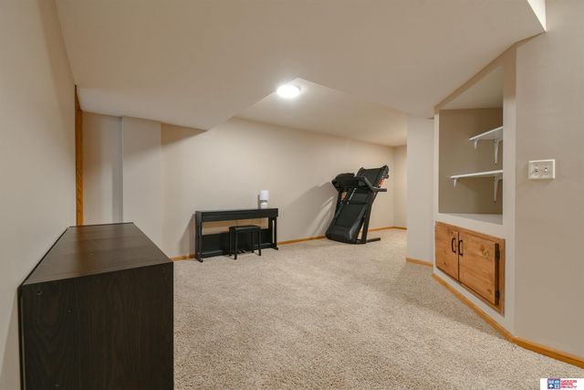 5136 W Sparrow Lane, Lincoln, NE 68528