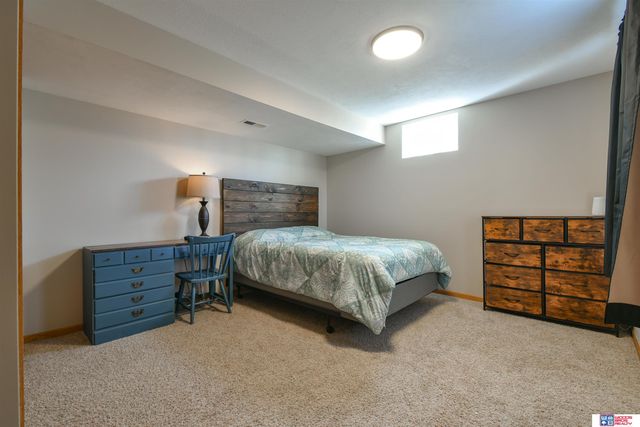 5136 W Sparrow Lane, Lincoln, NE 68528