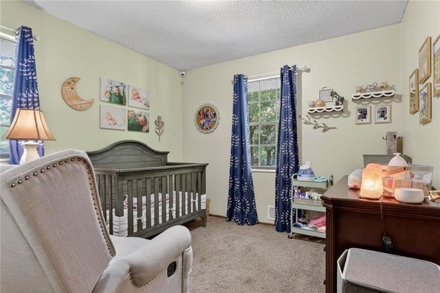 216 SW 21st Street, Oak Grove, MO 64075
