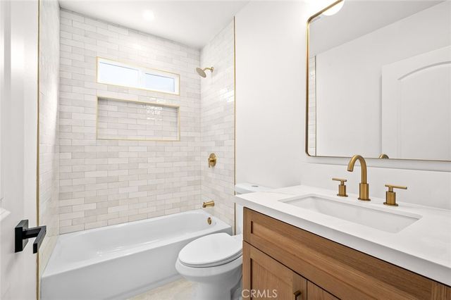 7700 Brighton, Los Angeles, CA 90047